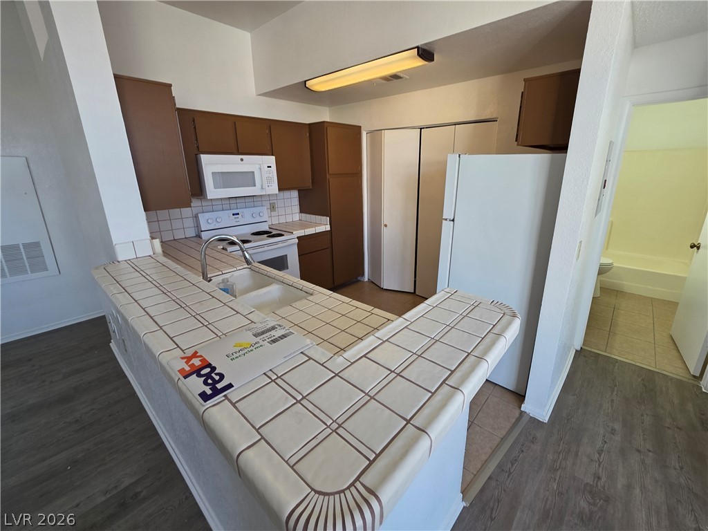 3150 Soft Breezes Drive 2166 Las Vegas NV 89128