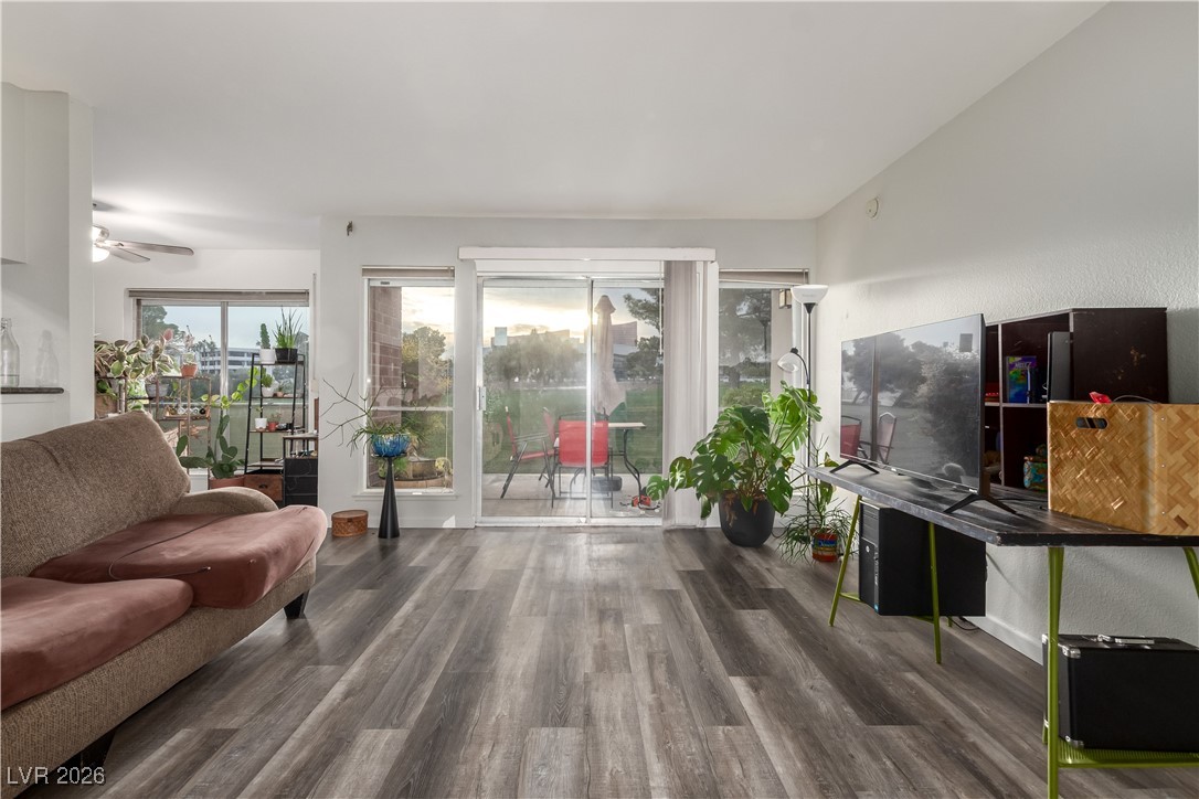 2879 Geary Place 2813 Las Vegas NV 89109