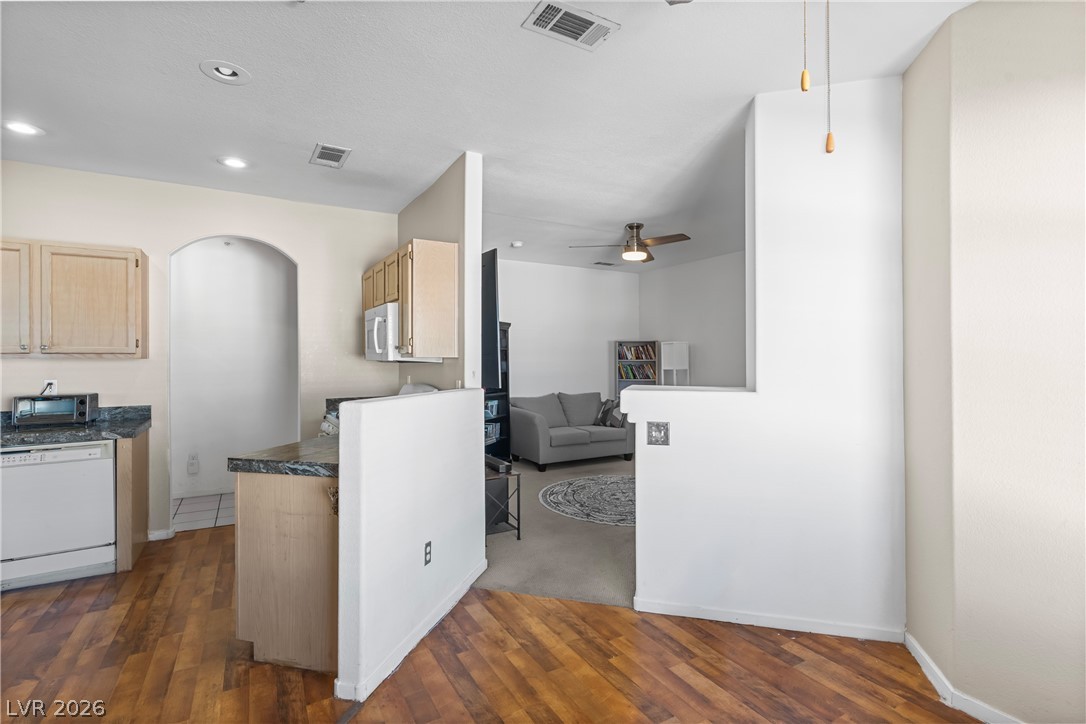 6480 Annie Oakley Drive 721 Las Vegas NV 89120