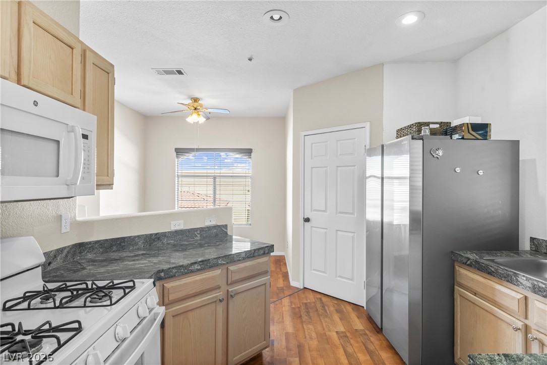 6480 Annie Oakley Drive 721 Las Vegas NV 89120