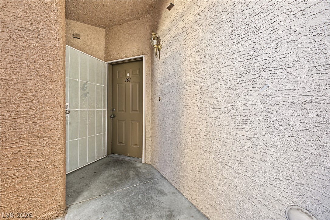 6863 Tamarus Street 101 Las Vegas NV 89119