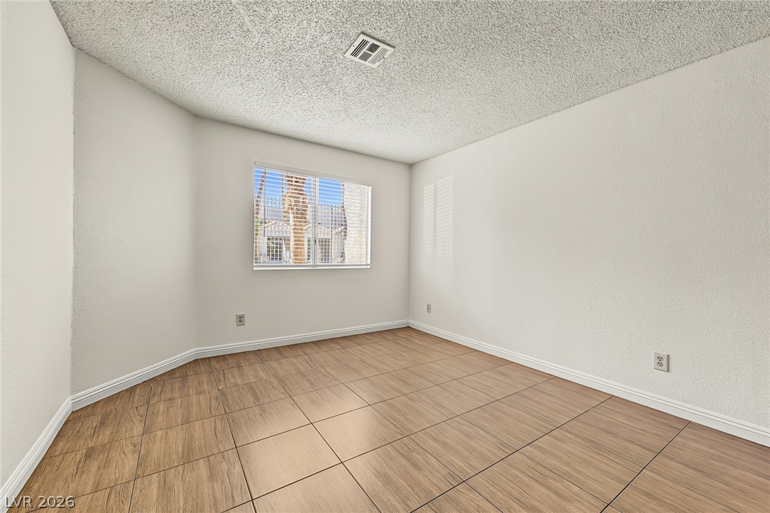 6863 Tamarus Street 101 Las Vegas NV 89119