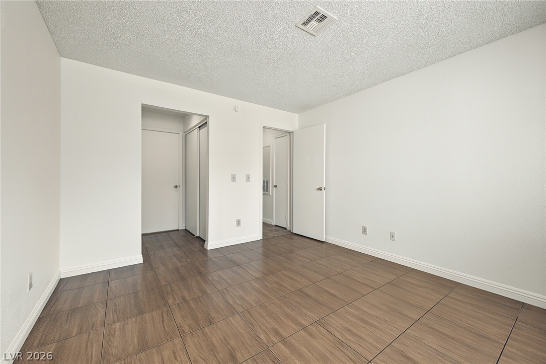 6863 Tamarus Street 101 Las Vegas NV 89119