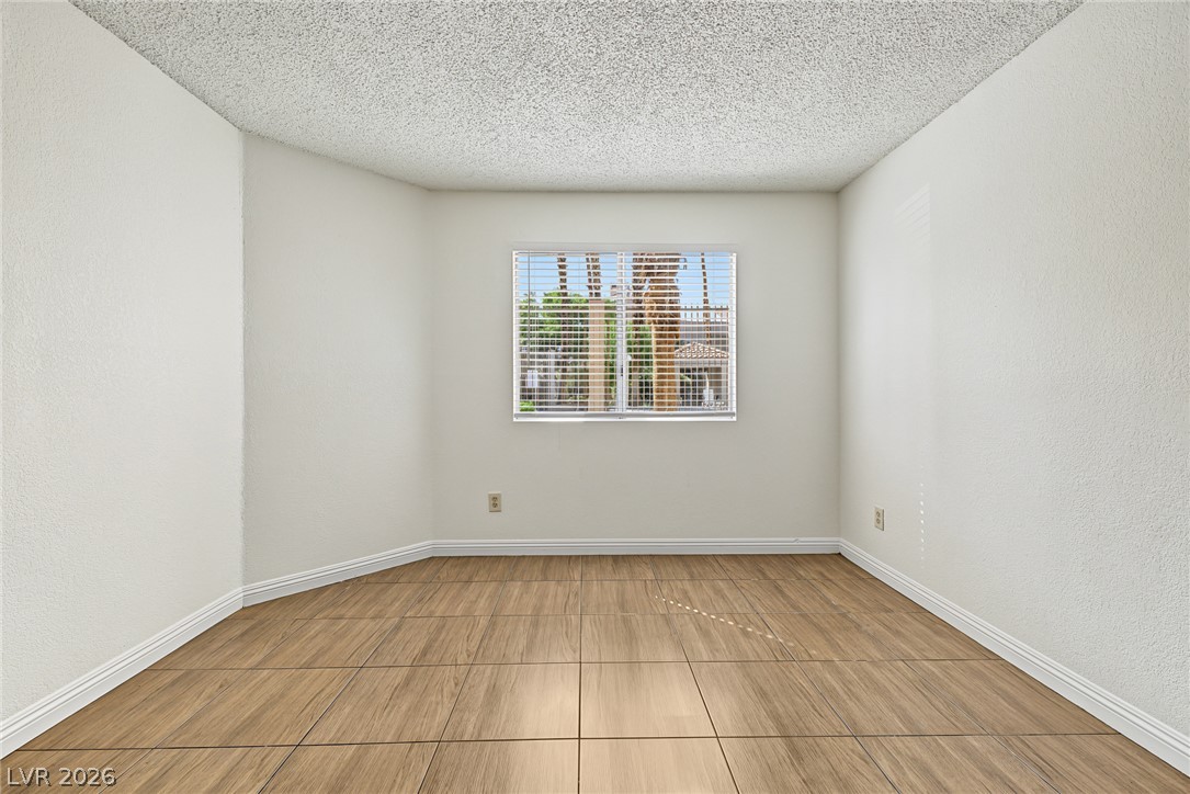 6863 Tamarus Street 101 Las Vegas NV 89119