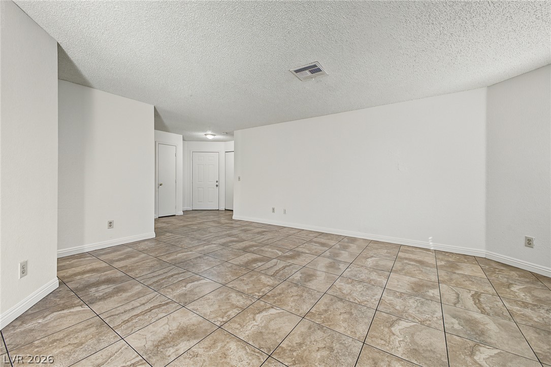 6863 Tamarus Street 101 Las Vegas NV 89119