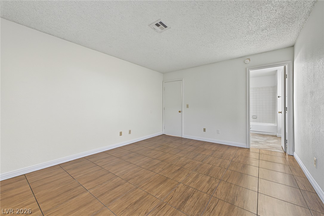 6863 Tamarus Street 101 Las Vegas NV 89119