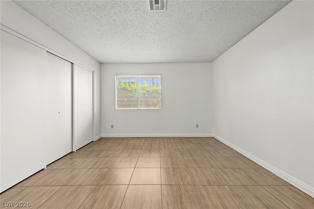 6863 Tamarus Street 101 Las Vegas NV 89119