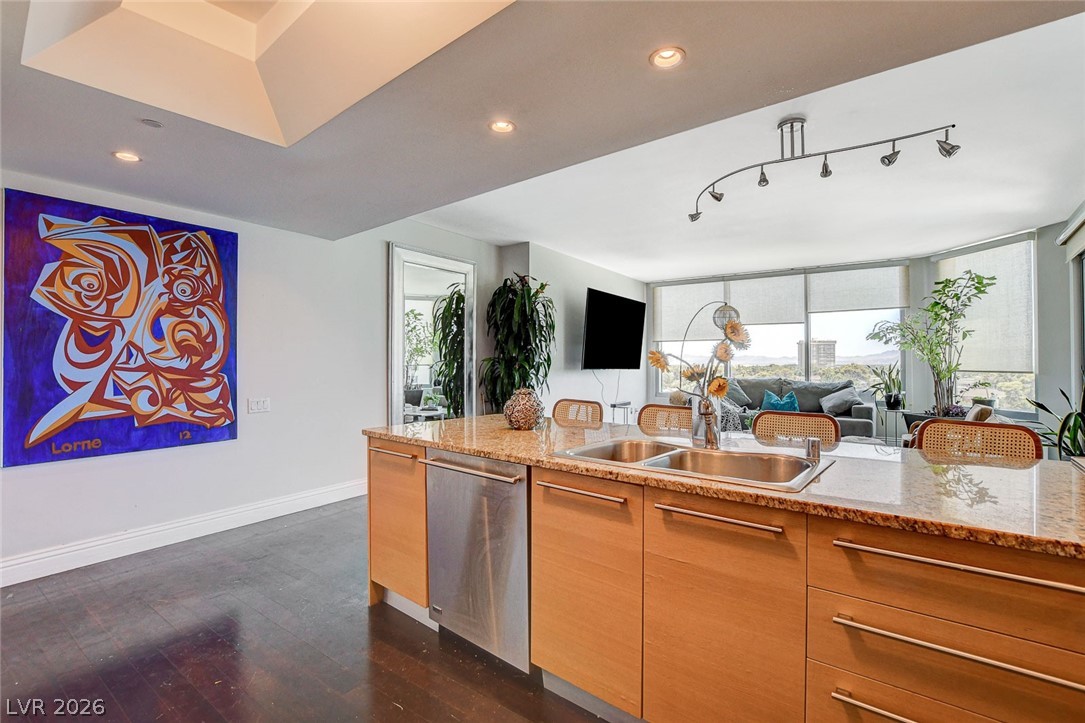 322 Karen Avenue 601 Las Vegas NV 89109