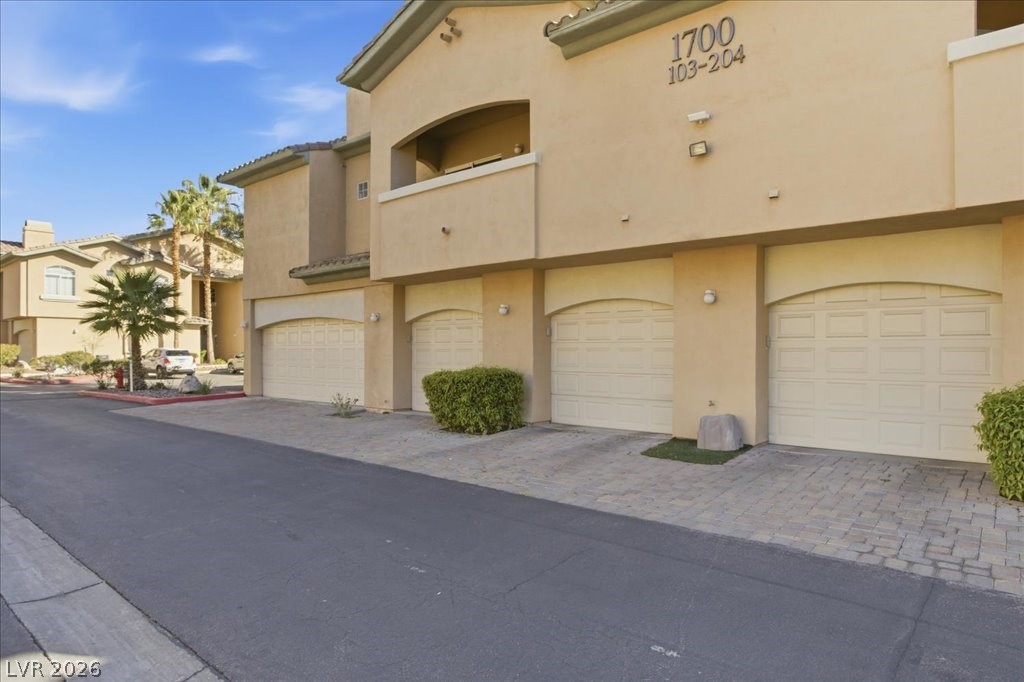 1700 Hills Of Red Drive 204 Las Vegas NV 89128