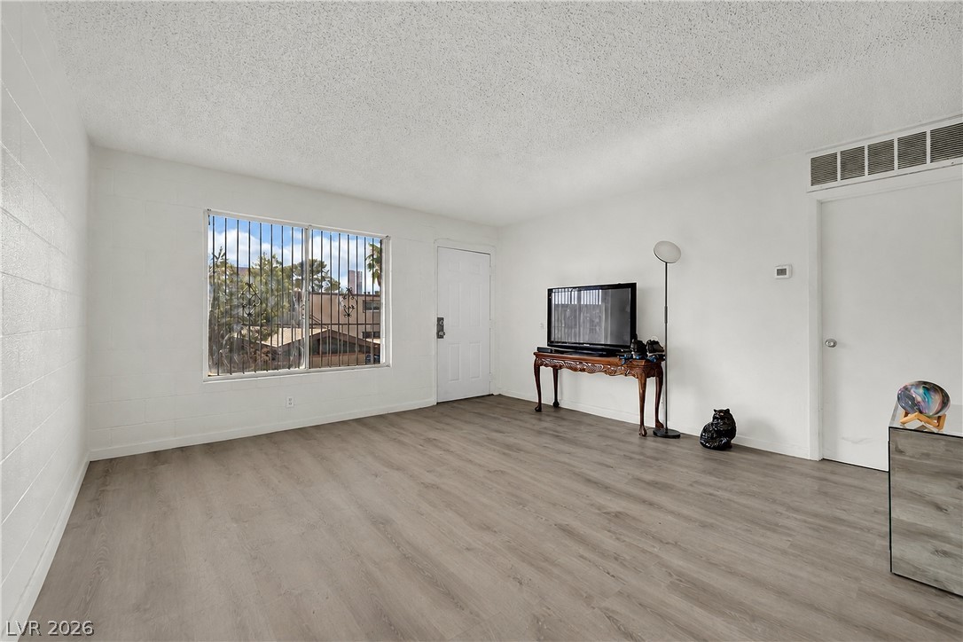 625 South Royal Crest Circle 11 Las Vegas NV 89169