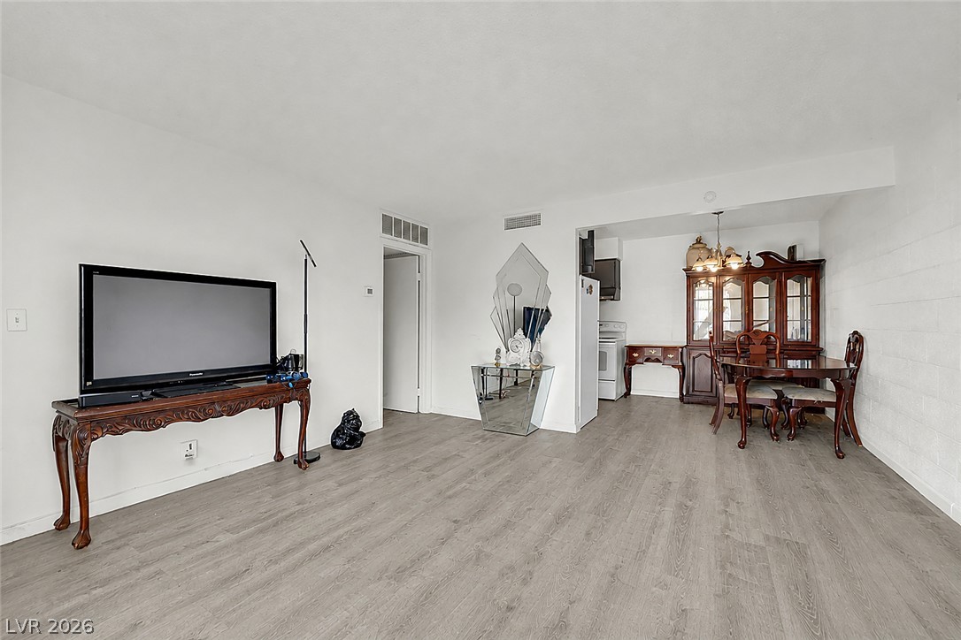 625 South Royal Crest Circle 11 Las Vegas NV 89169
