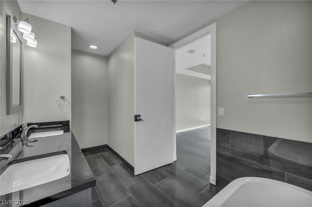 4525 Dean Martin Drive 2903 Las Vegas NV 89103