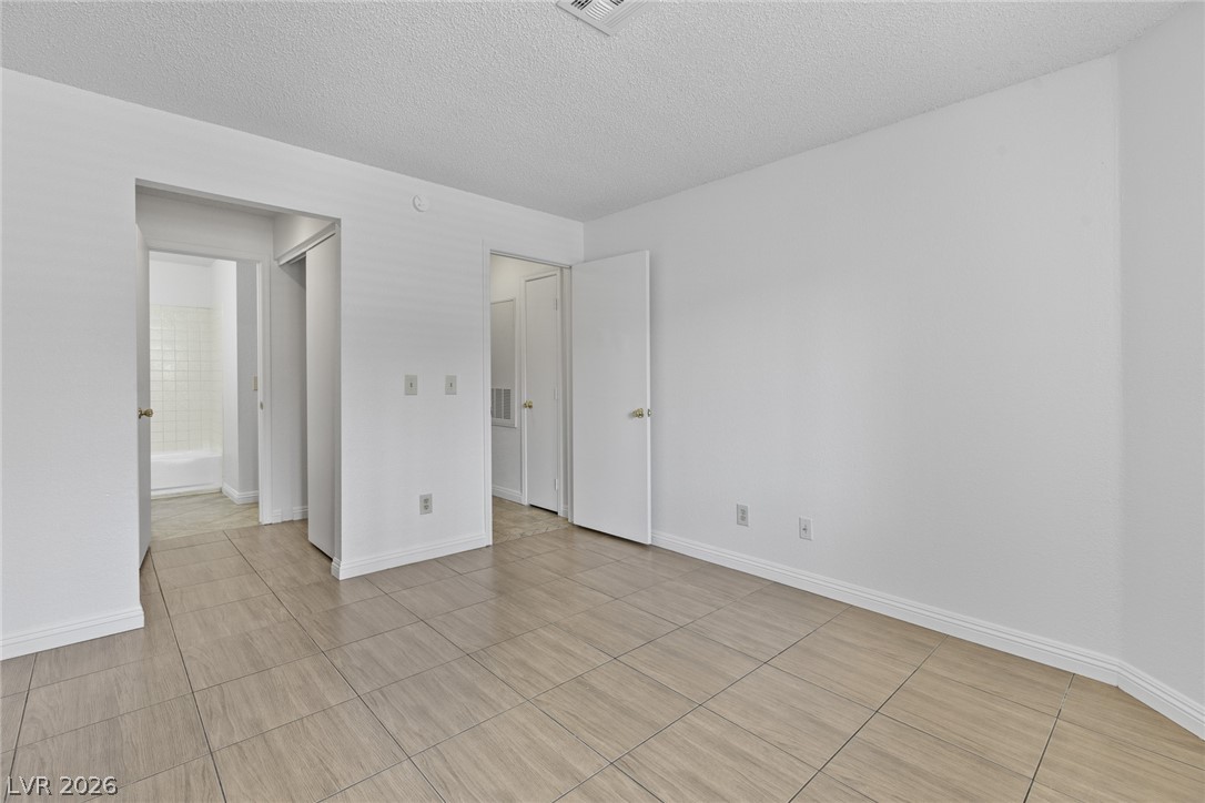 6863 Tamarus Street 101 Las Vegas NV 89119