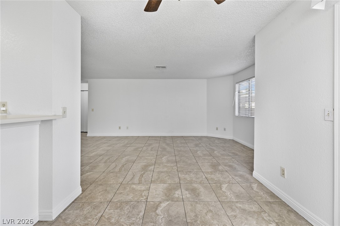 6863 Tamarus Street 101 Las Vegas NV 89119