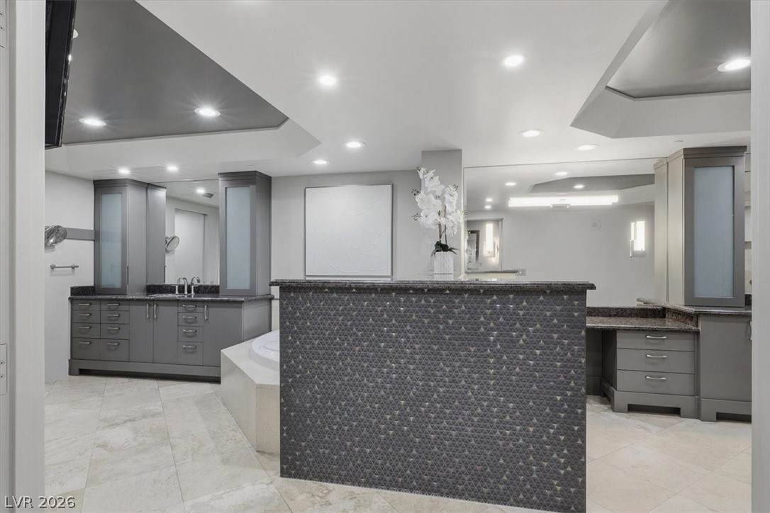 2877 Paradise Road 1701 Las Vegas NV 89109