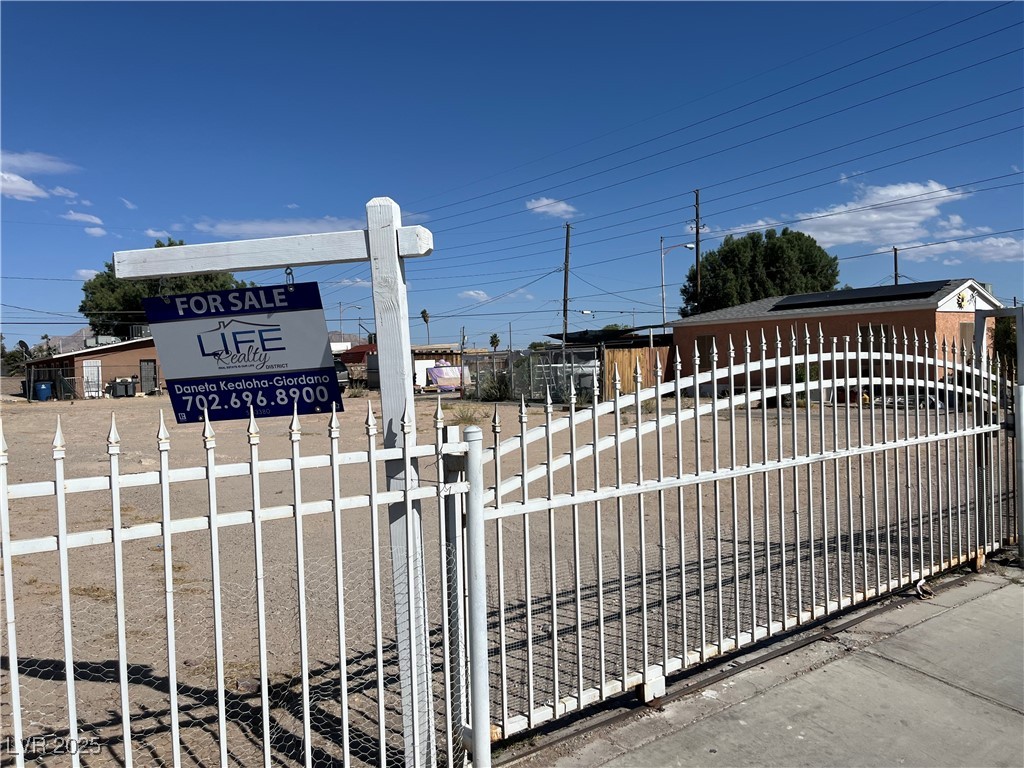 2404 Bassler Street North Las Vegas NV 89030