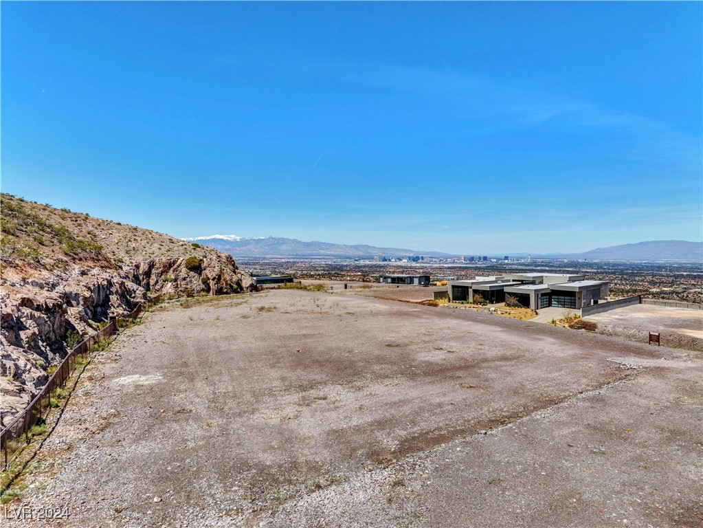 5 Chisel Crest Court Henderson NV 89012