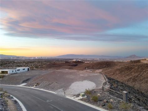 17 Cloud Chaser Boulevard Henderson NV 89012