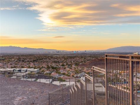 17 Cloud Chaser Boulevard Henderson NV 89012