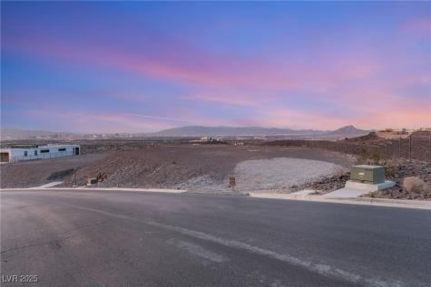 17 Cloud Chaser Boulevard Henderson NV 89012