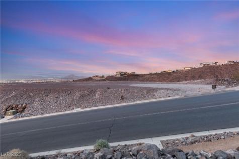 17 Cloud Chaser Boulevard Henderson NV 89012
