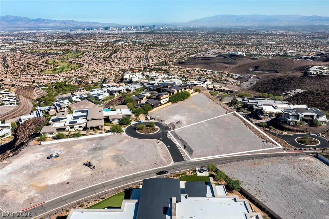 2 Heavens Edge Court Henderson NV 89012