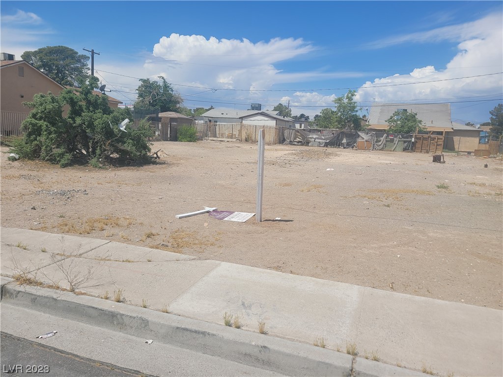1817 Yale Street North Las Vegas NV 89030
