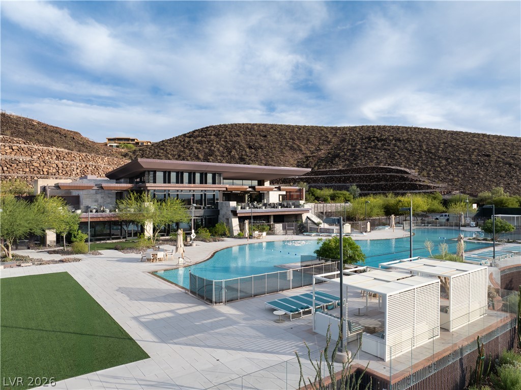 2 Vista Crescent Court Henderson NV 89012