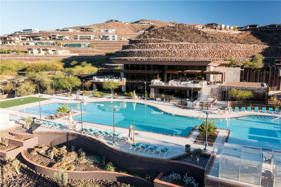 7 Chisel Crest Court Henderson NV 89012