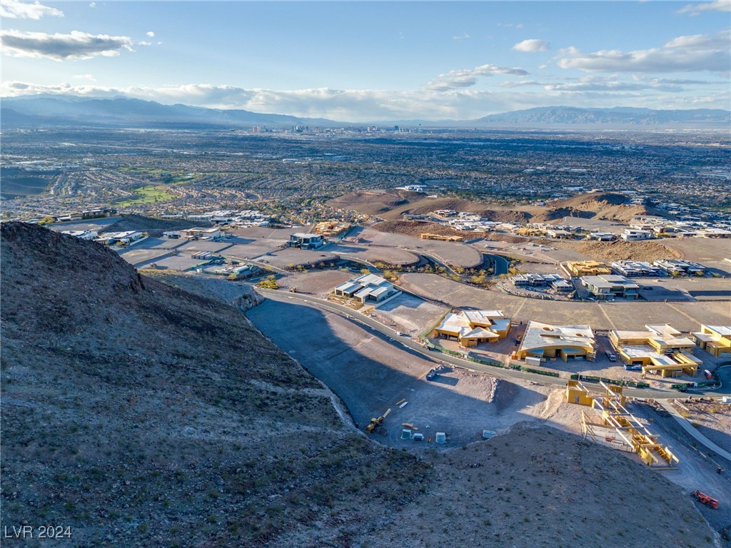7 Chisel Crest Court Henderson NV 89012