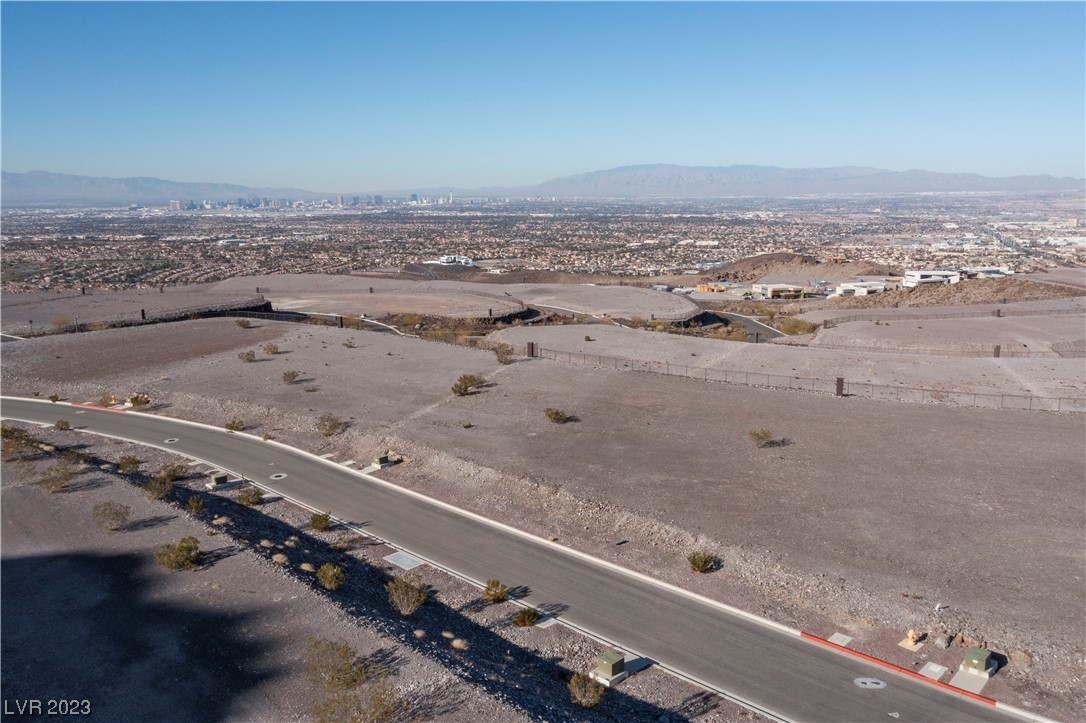 6 Chisel Crest Court Henderson NV 89012