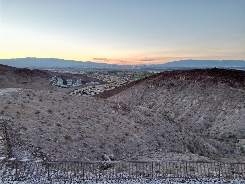 2 Highcrest Court Henderson NV 89012