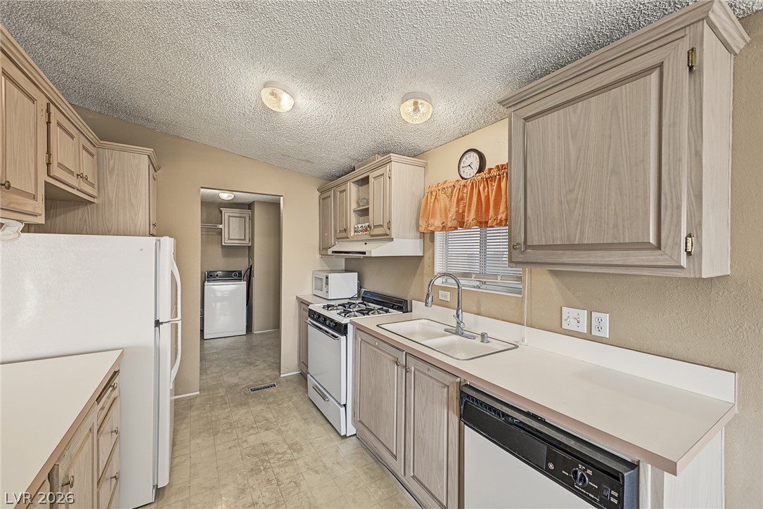 512 Mona Lane Henderson NV 89015
