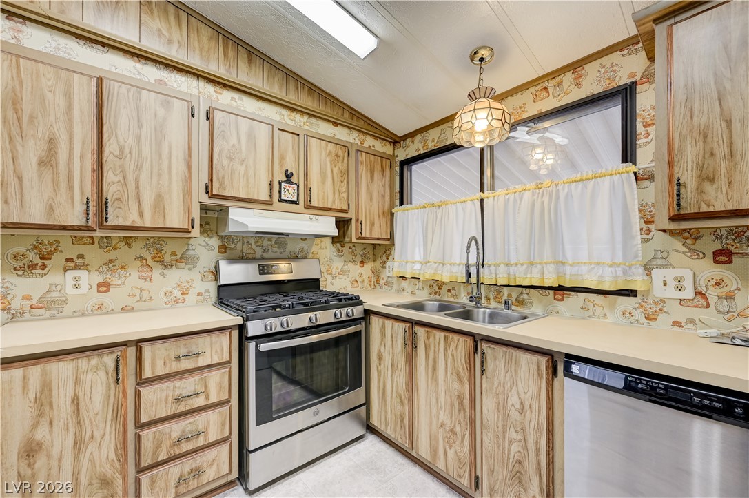 3426 Gulf Shores Drive Las Vegas NV 89122