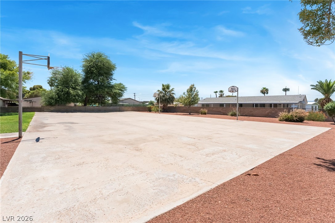 5235 Sir James Way Las Vegas NV 89110