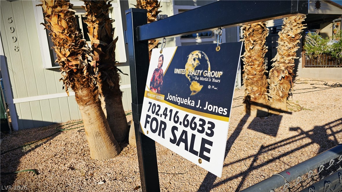 5998 Castlemont Avenue Las Vegas NV 89156