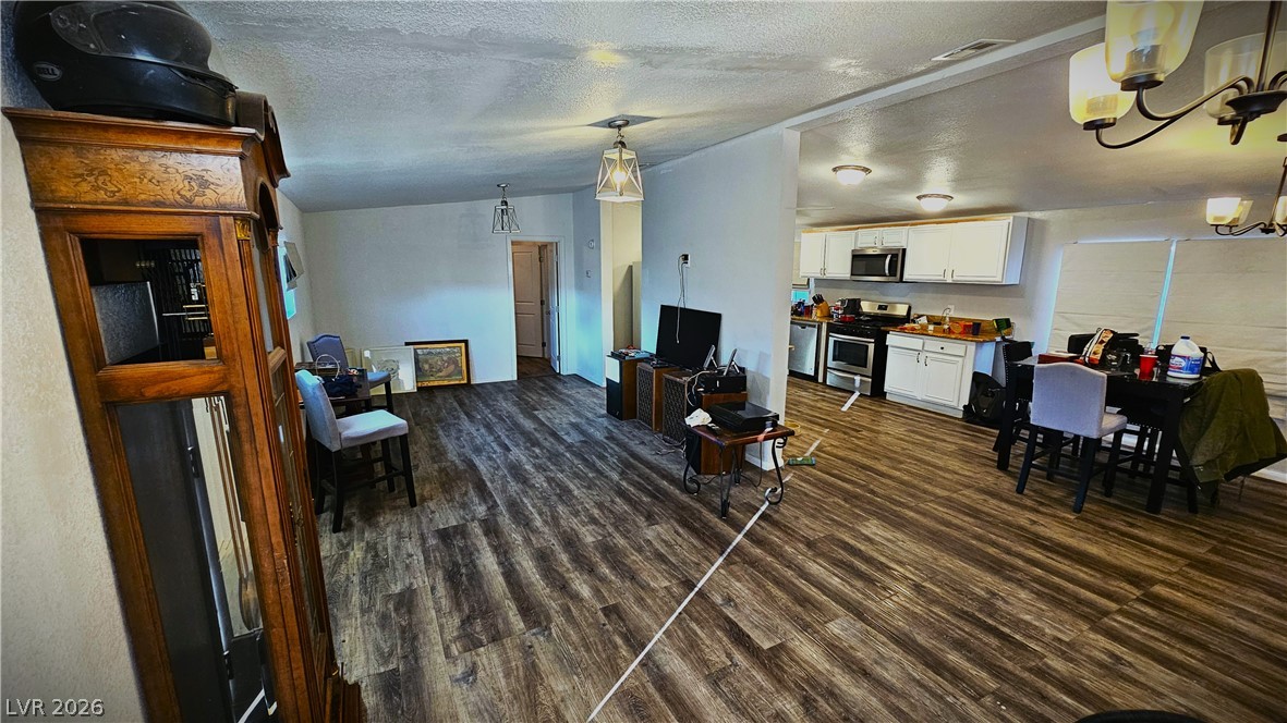 5998 Castlemont Avenue Las Vegas NV 89156
