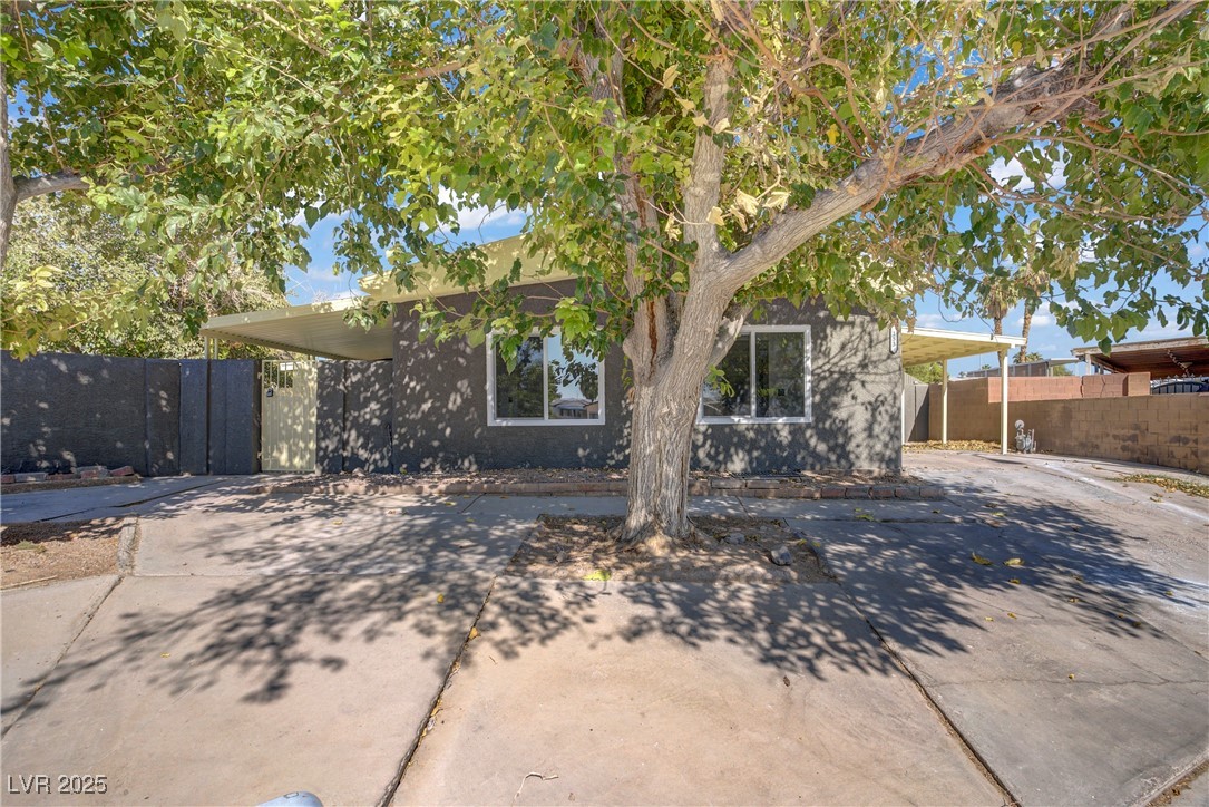 153 Sir Thomas Drive Las Vegas NV 89110