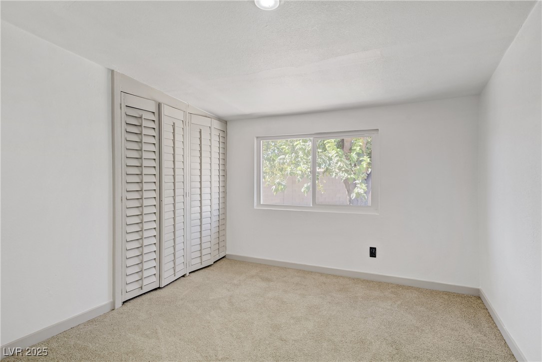 153 Sir Thomas Drive Las Vegas NV 89110