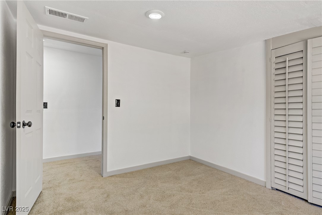 153 Sir Thomas Drive Las Vegas NV 89110