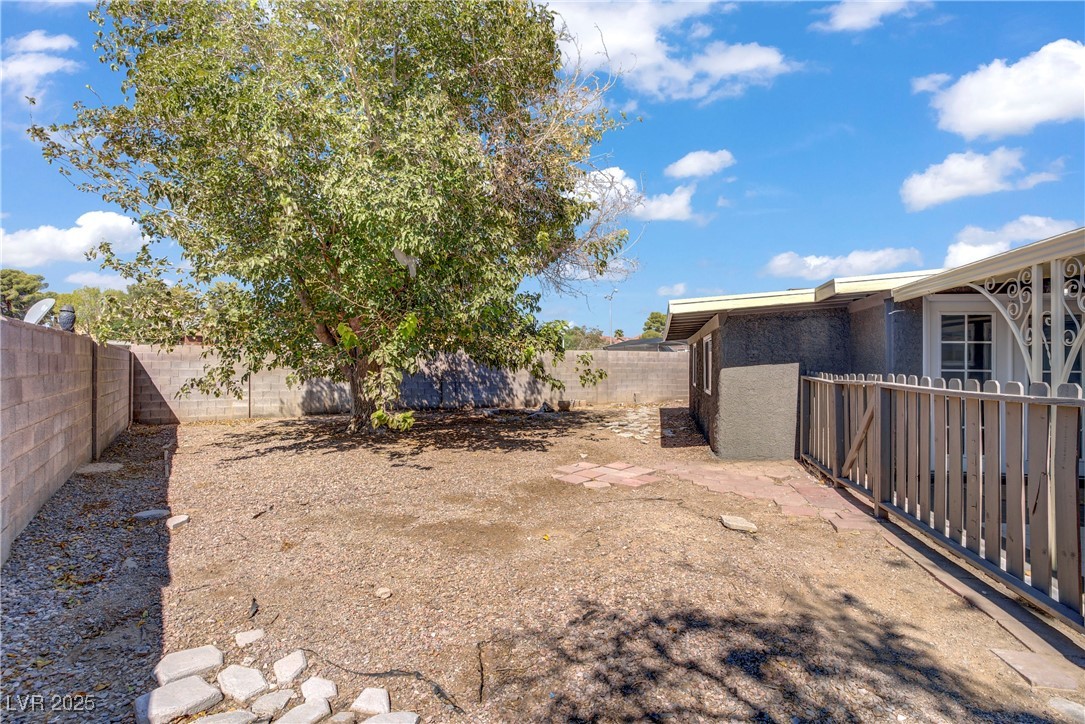 153 Sir Thomas Drive Las Vegas NV 89110