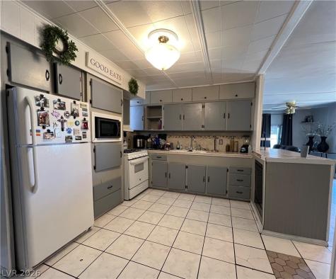 6041 Rocky Mountain Avenue Las Vegas NV 89156