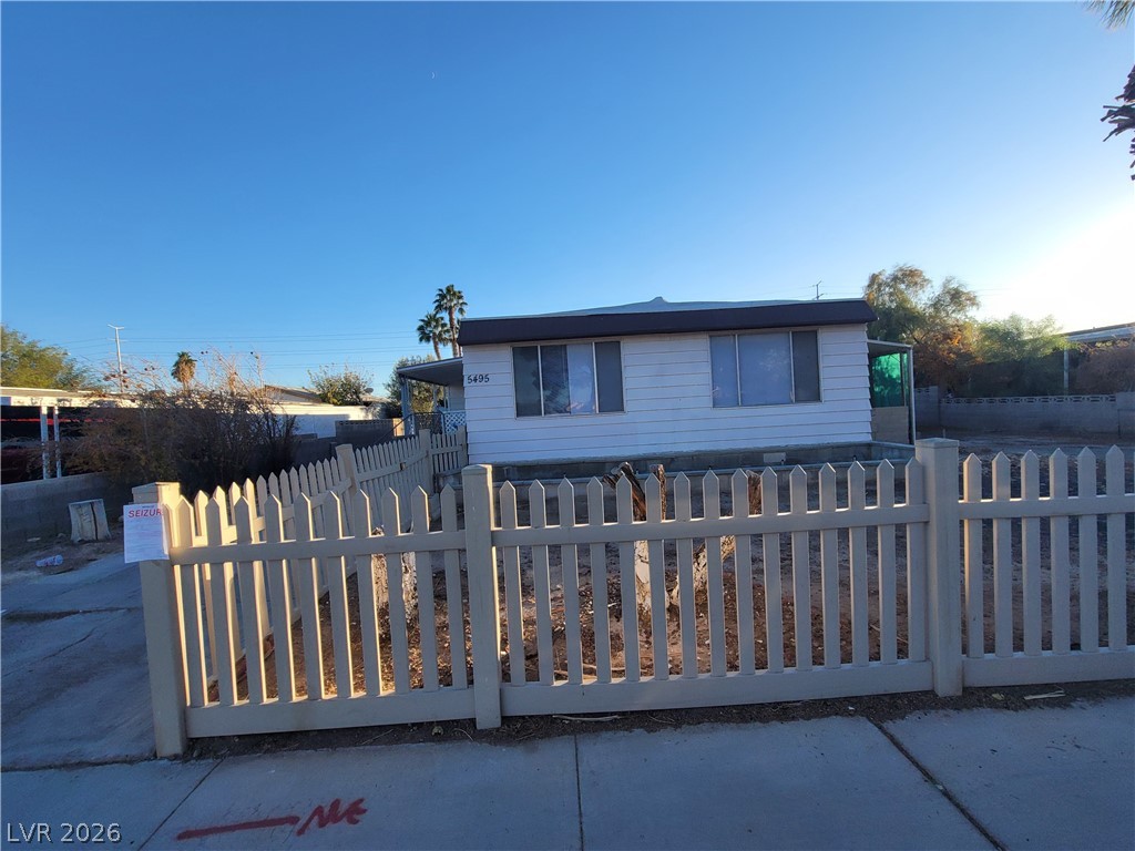 5495 Everglade Street Las Vegas NV 89142