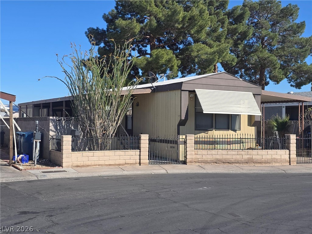 3304 Death Valley Drive Las Vegas NV 89122