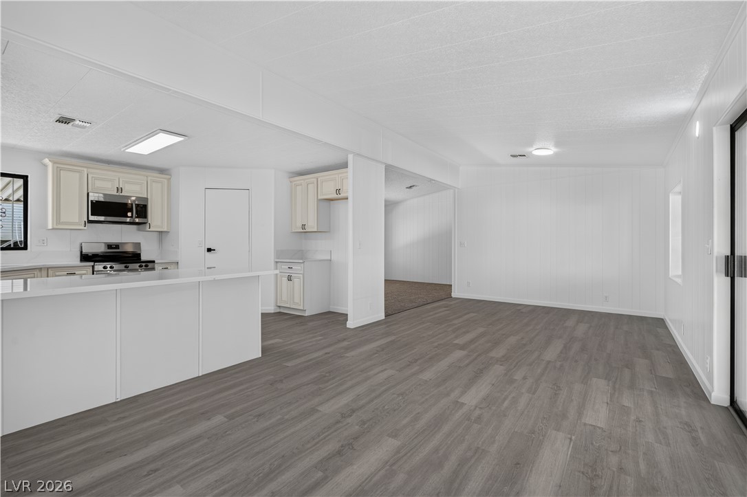 5048 Royal Avenue Las Vegas NV 89103