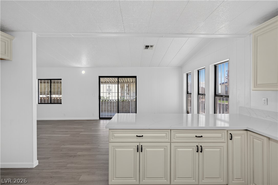 5048 Royal Avenue Las Vegas NV 89103