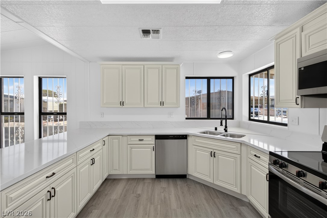 5048 Royal Avenue Las Vegas NV 89103