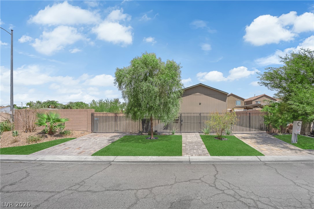 5240 Los Pinos Street Las Vegas NV 89122
