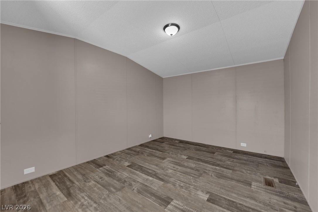 5240 Los Pinos Street Las Vegas NV 89122