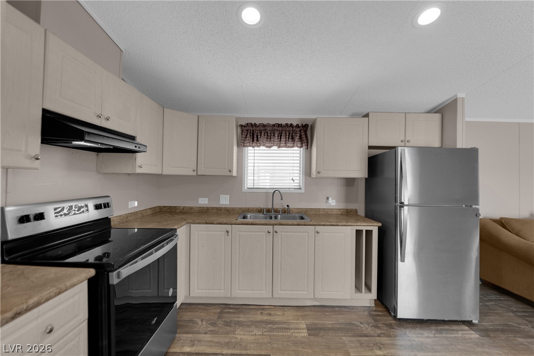5240 Los Pinos Street Las Vegas NV 89122